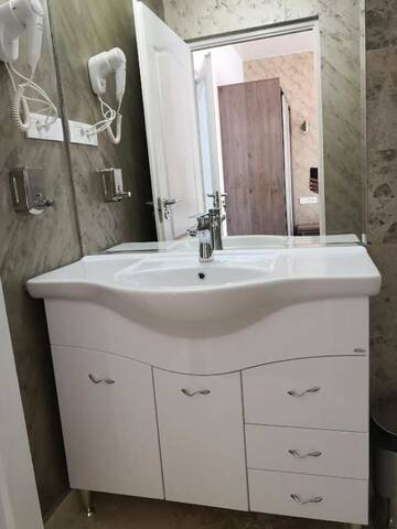 Фото номера Номер Делюкс Гостевой дом DNT HOUSE &amp; Spa г. Cârcea 6