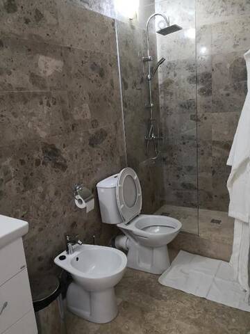 Фото номера Номер Делюкс Гостевой дом DNT HOUSE &amp; Spa г. Cârcea 7
